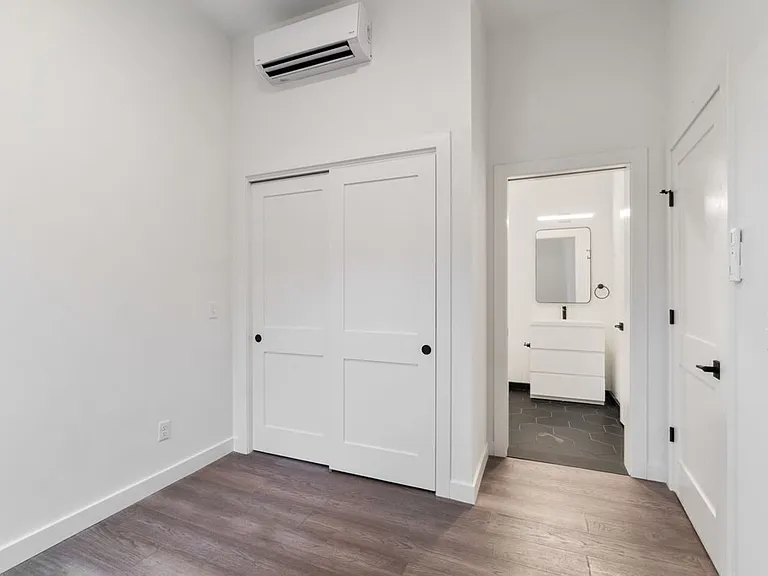 217-221 Essex St #302 — Photo 9