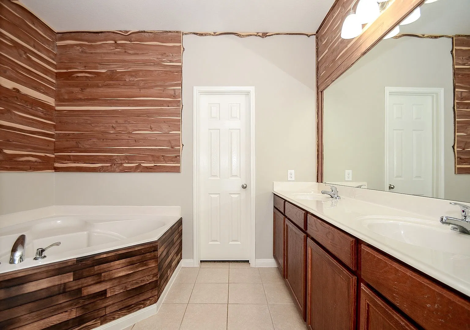 Beautiful Home in Hockley — Photo 1