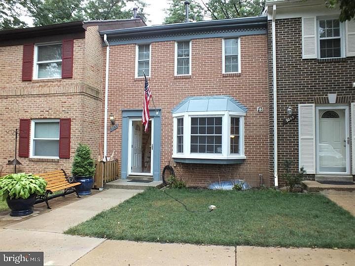 1st image of 9843 Lakepointe Dr