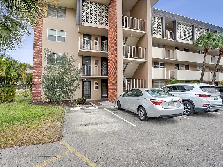 3051 NW 46th Ave #101 — Photo 31