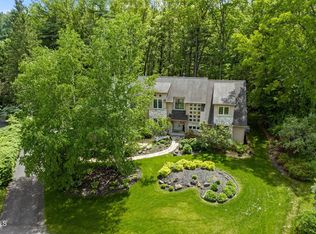 433 Ridgehill Rd, Schenectady, NY 12303