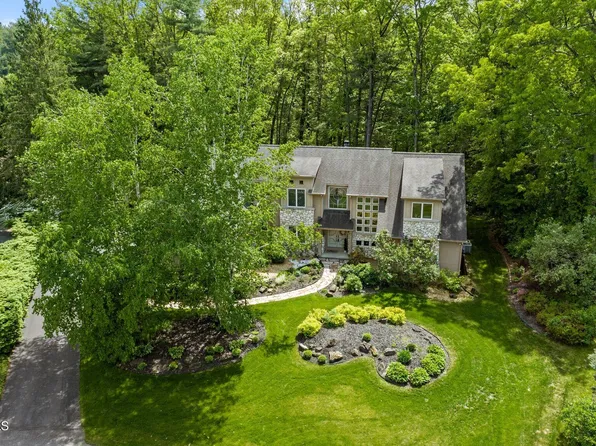 433 Ridgehill Road, Schenectady, NY 12303