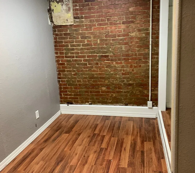 312 W Walnut St