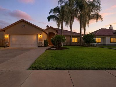 2104 Franklin Way, Hanford, CA, 93230