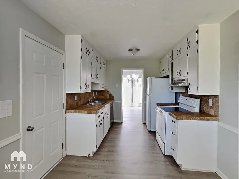 276 Grist Mill Ln — Photo 4