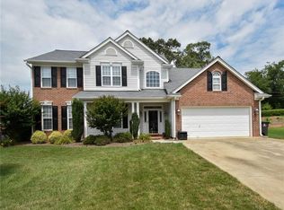 3897 Turnberry Park Dr, Pfafftown, NC 27040