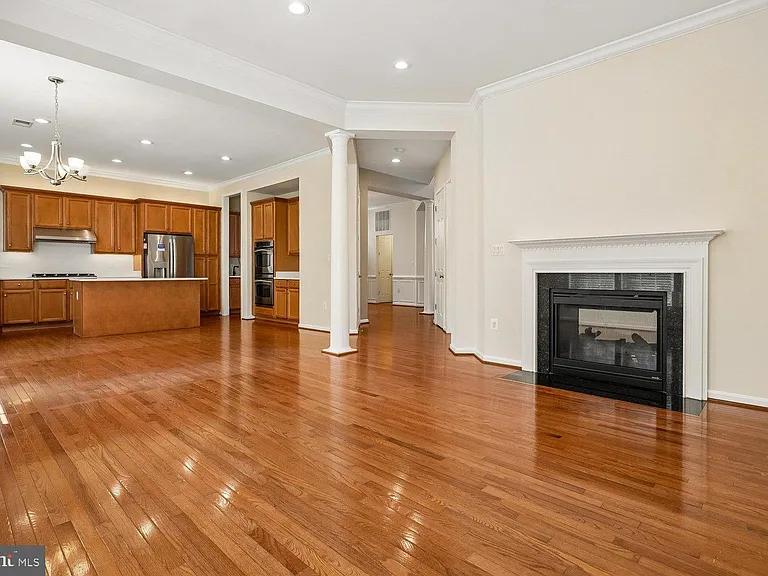 9059 Galvin Ln — Photo 23