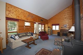 2nd image of 10852 Emerald Ln