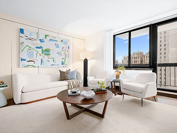 2nd image of 250 E 40th St APT 22F