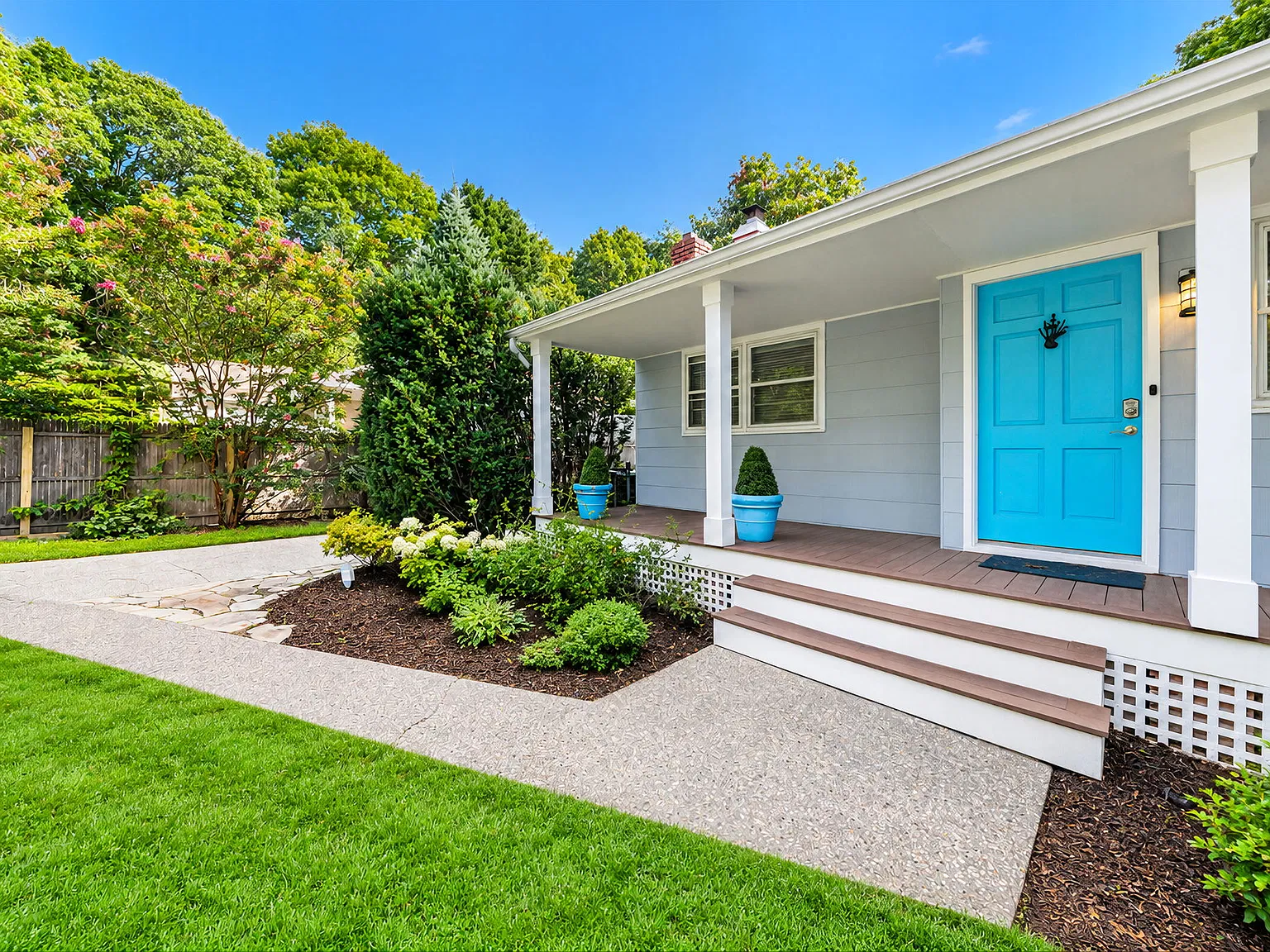 Year Round Rental On Bray Ave — Photo 2