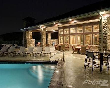 1st image of 555 Riverpointe Dr