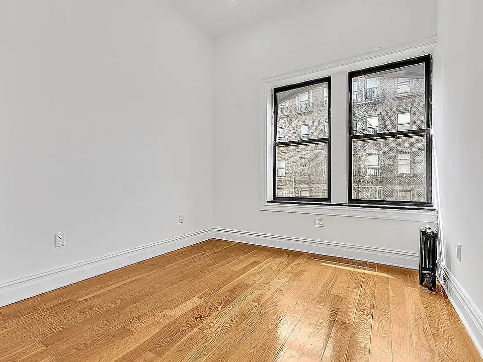 2nd image of 315 Lincoln Pl #3I