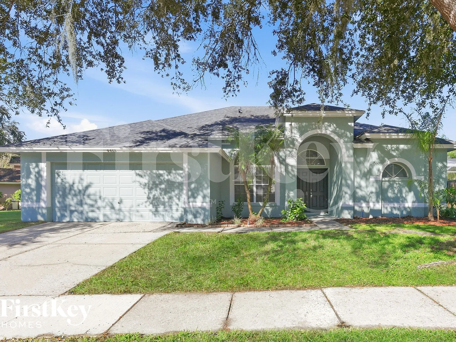 4 bed, 2.0 bath, 2004 sqft, $2,470 — Photo 2