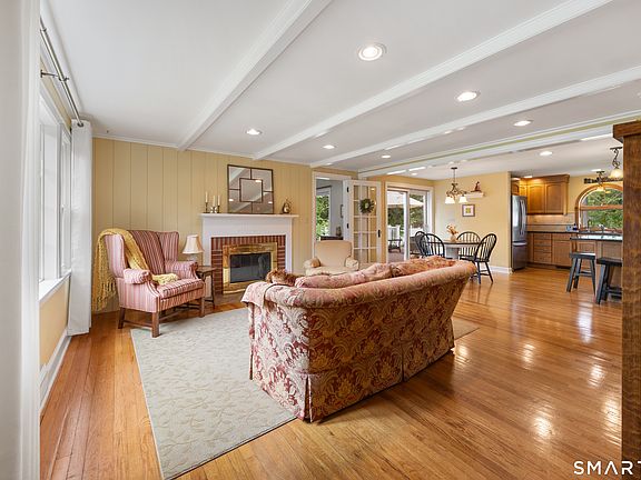 4th image of 301 Wiese Road