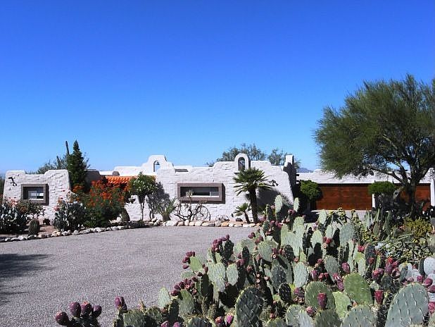 2nd image of 6541 N Altos Tercero