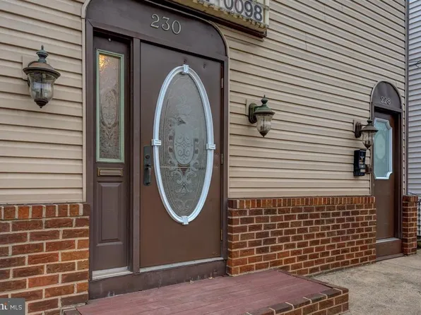 230 E Main St, Waynesboro, PA 17268