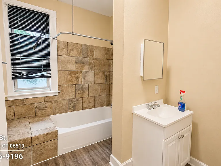 19 Elliott St #A — Photo 6
