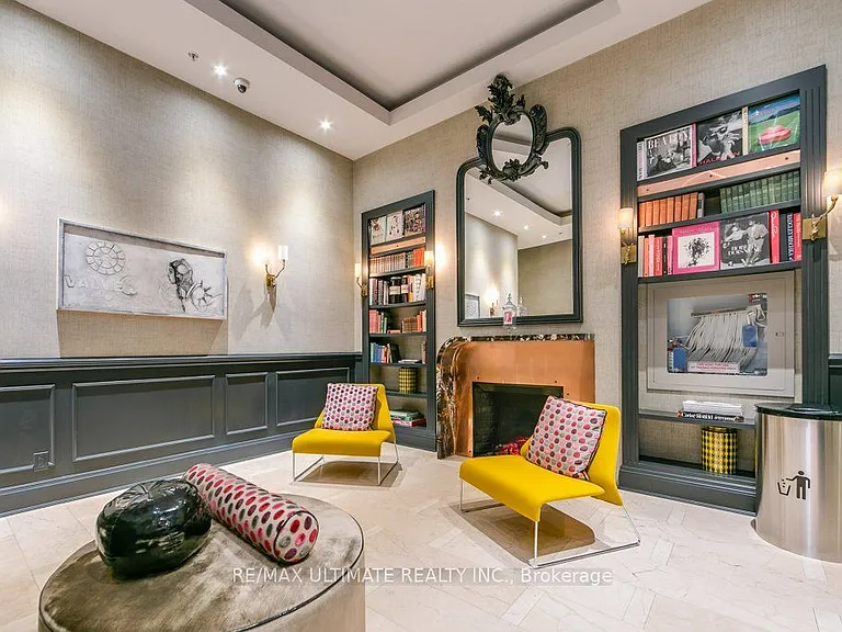 375 King St W #2710 — Photo 25