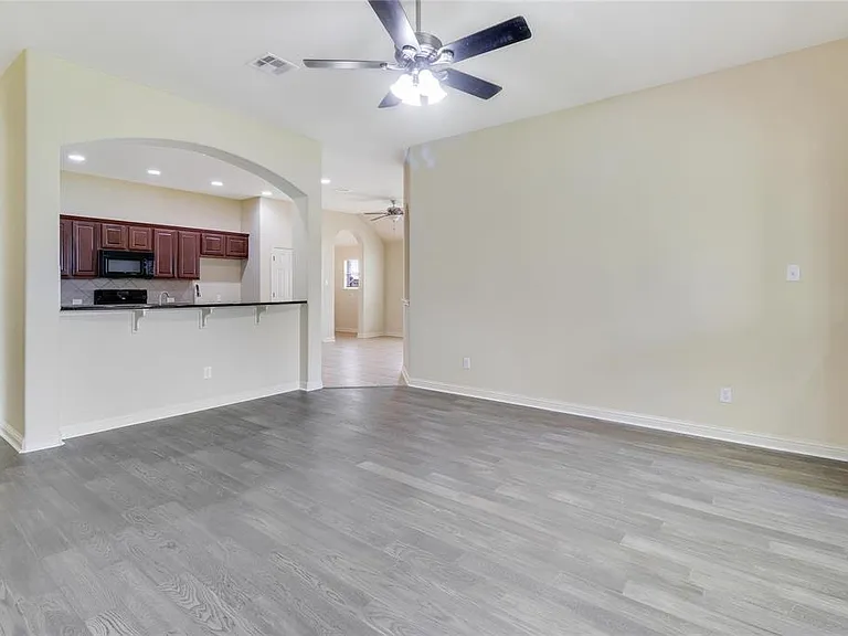 3608 Glastonbury Trl — Photo 27