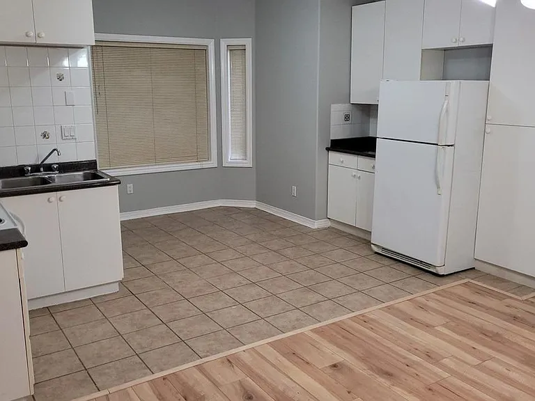 17105 Greenway Dr — Photo 2