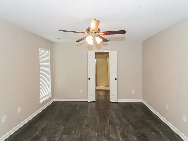 10678 Pecan Meadow Dr N — Photo 13