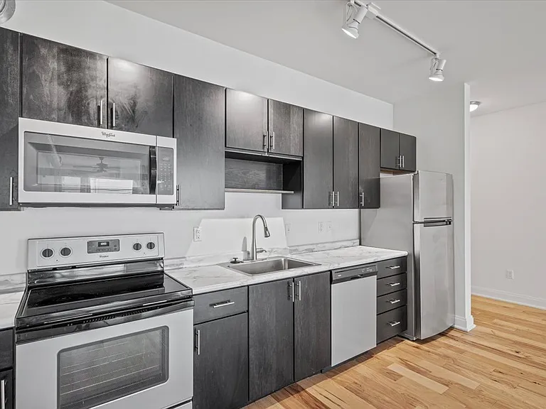 219 Carron St #102 — Photo 18