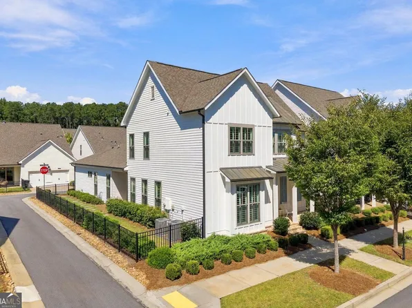 1043 Harvest Park Ln, Suwanee, GA 30024