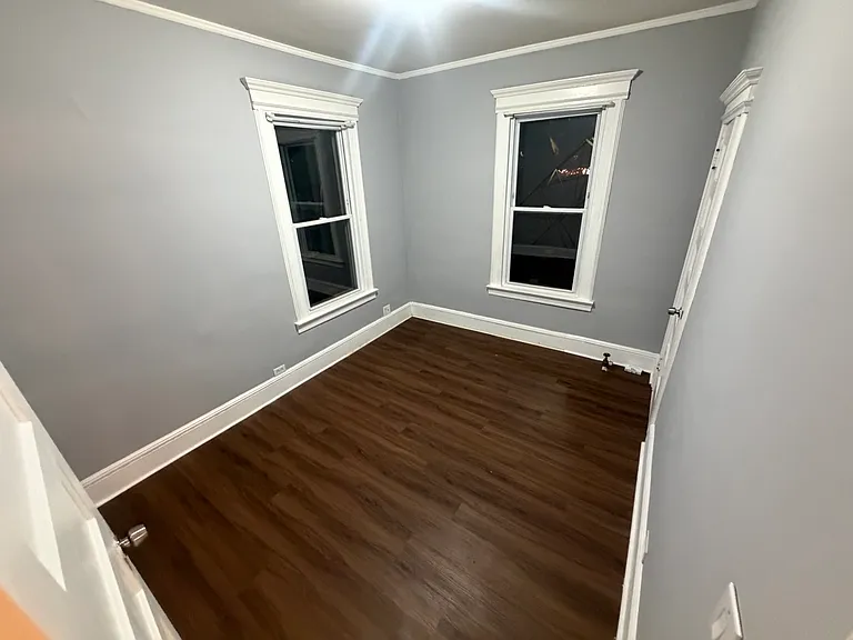 703 Schuyler Ave — Photo 3