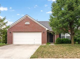 8596 N Springview Dr, McCordsville, IN 46055