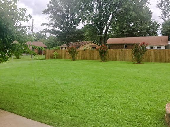 4th image of 1805 Westwood Dr