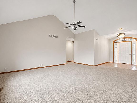 4th image of 1552 Jade Blvd