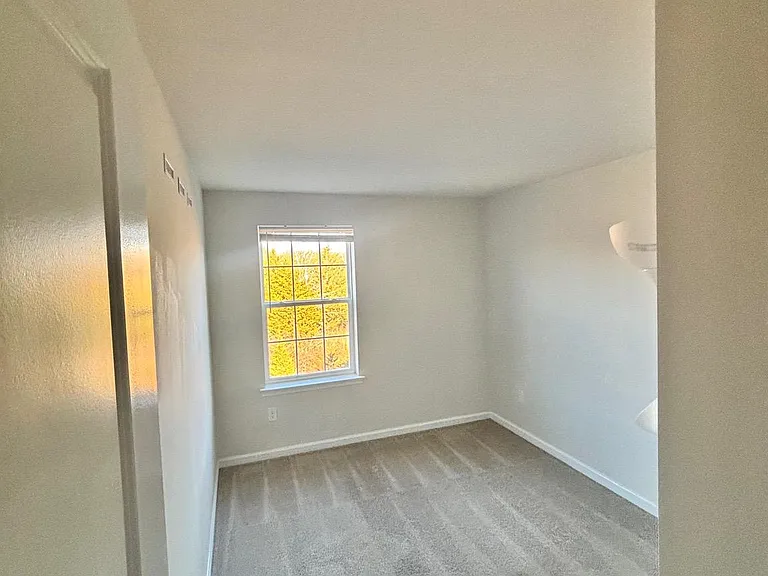 189 Mazzeo Dr — Photo 12