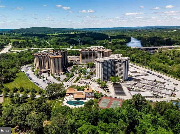 10219 Valley Forge Cir, King Of Prussia, PA 19406