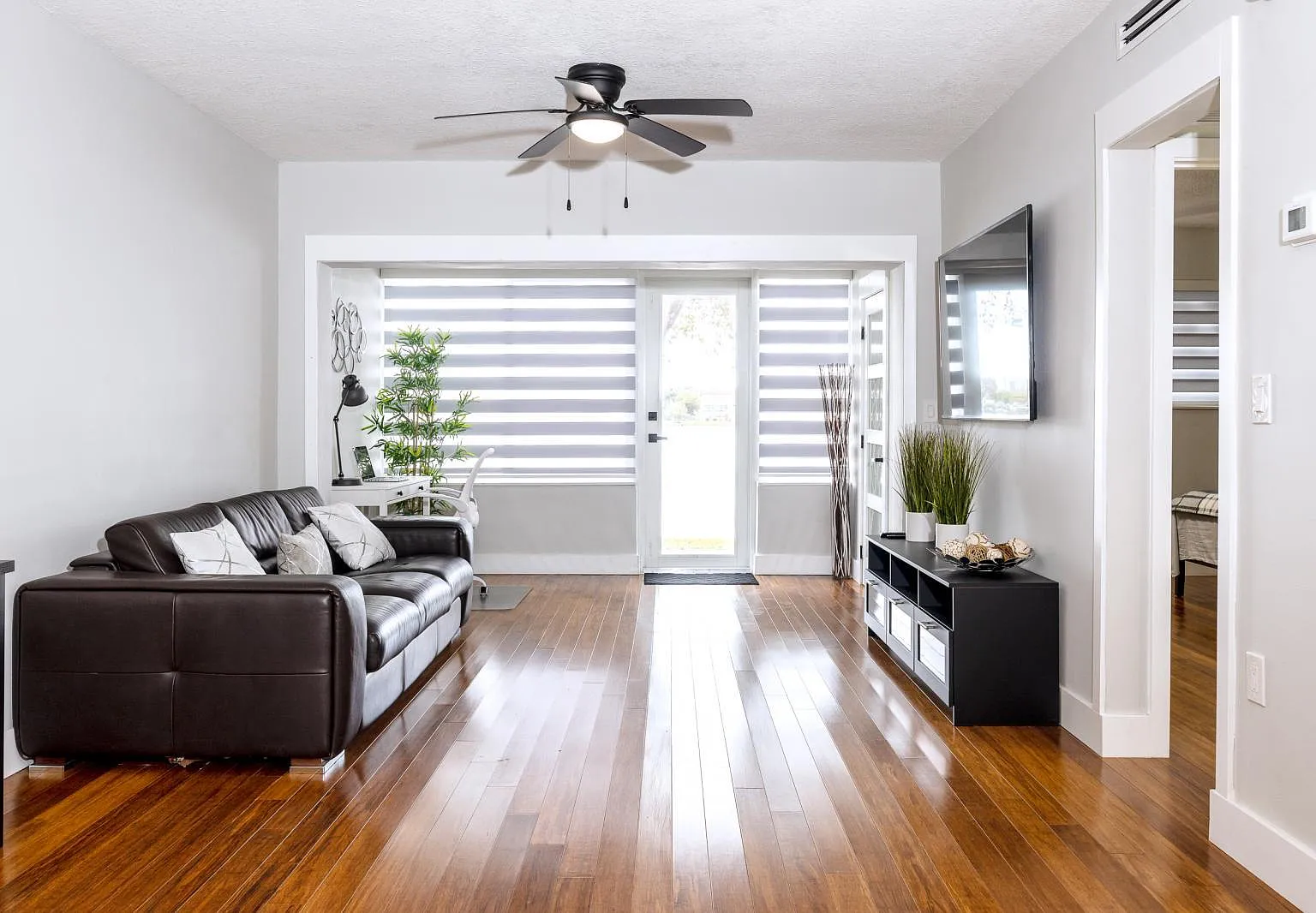 1 bed, 1.0 bath, 660 sqft, $1,800 — Photo 1