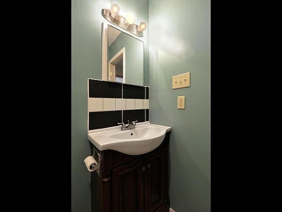 2nd image of 7209 Colony Park Dr