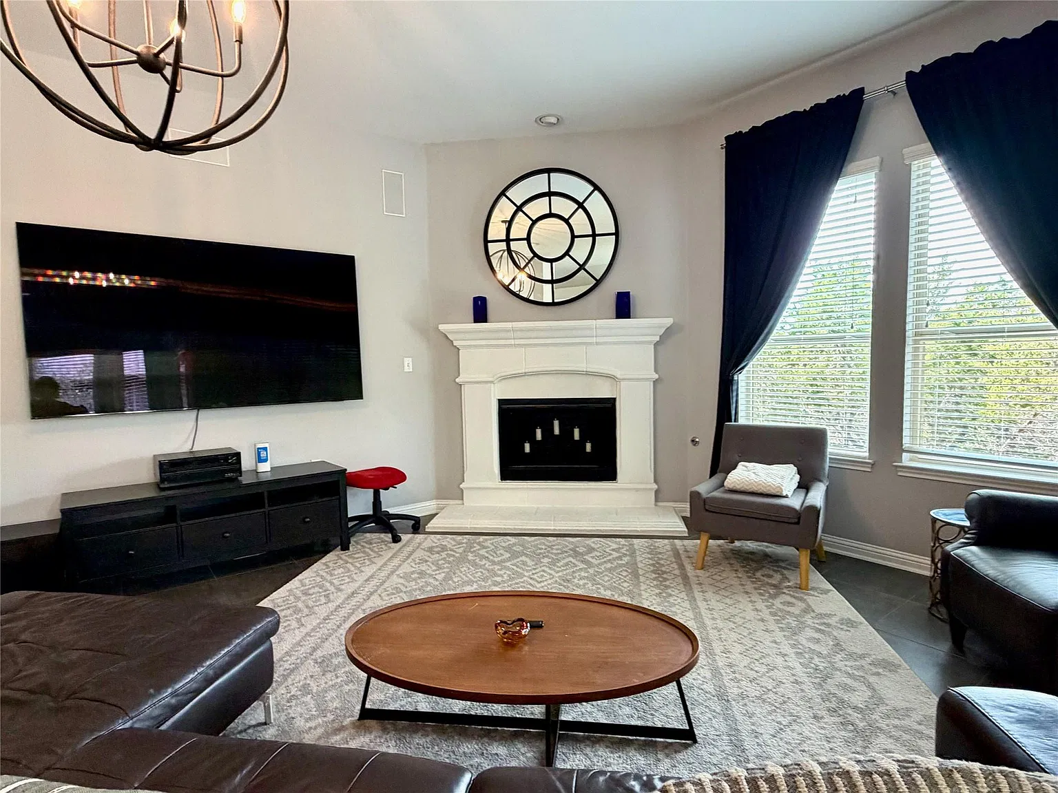 5 bed, 3.0 bath, 3037 sqft, $3,495 — Photo 3