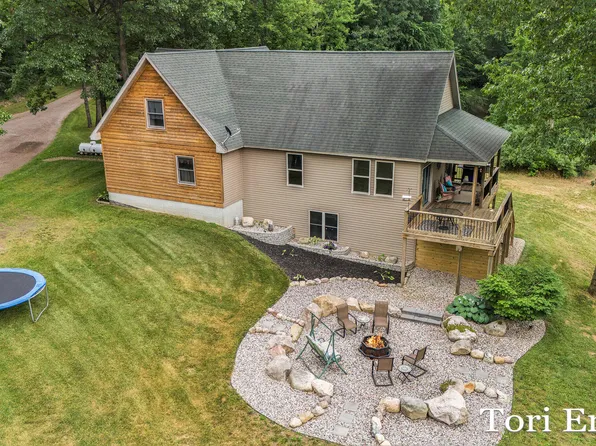 9634 Amsden Rd, Fenwick, MI 48834