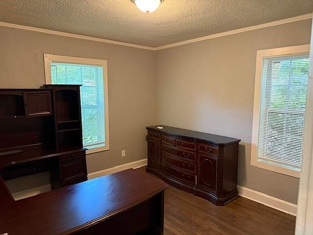 2nd image of 3098 Park Ave