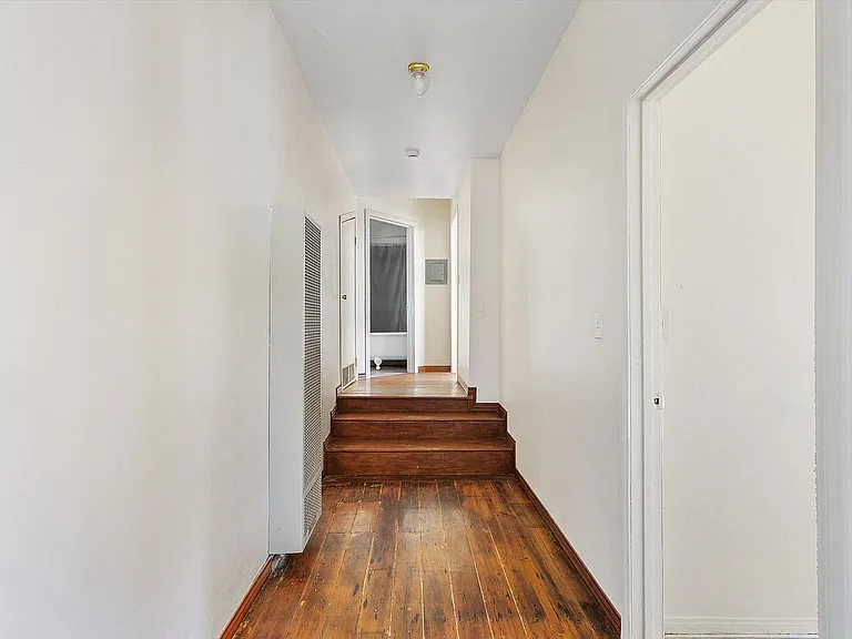 1431 Linden St #B — Photo 7