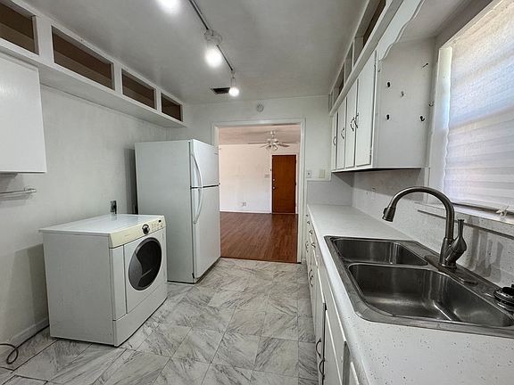 5th image of 115 McDougal Ave
