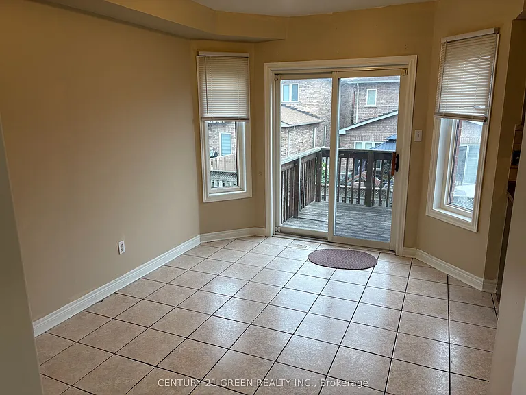 598 Dolly Bird Ln #UPPER — Photo 10