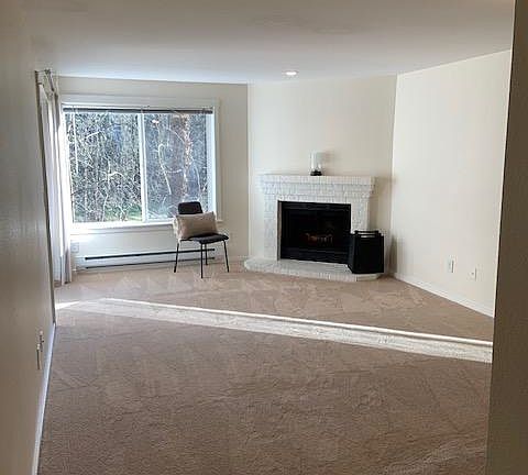 4th image of 11307 NE 128th St APT G203