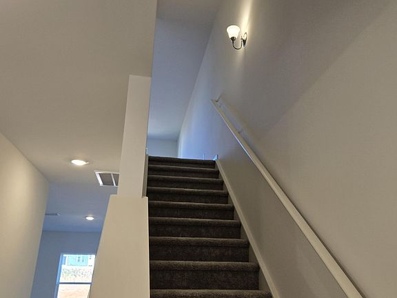 3rd image of 874 Embraer Way