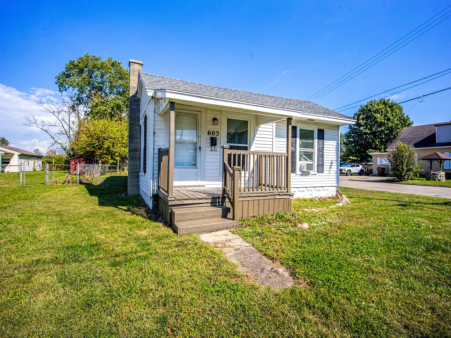 3 bed, 980 sqft, $1,500 — Photo 2