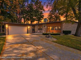 4216 Knoll Cir, Lansing, MI 48917