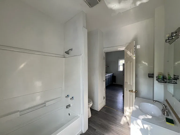 100 Davis St #2 — Photo 10