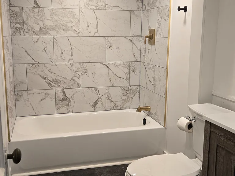 400 W Main St #9 — Photo 11