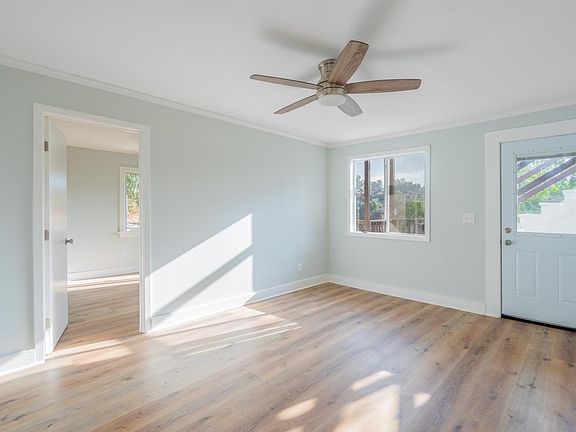 4th image of 1645 Lucretia Ave