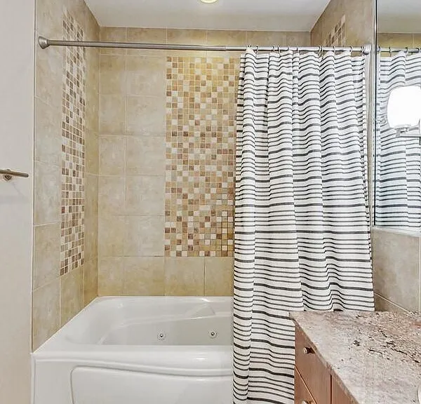 4755 N Washtenaw Ave #209 — Photo 10