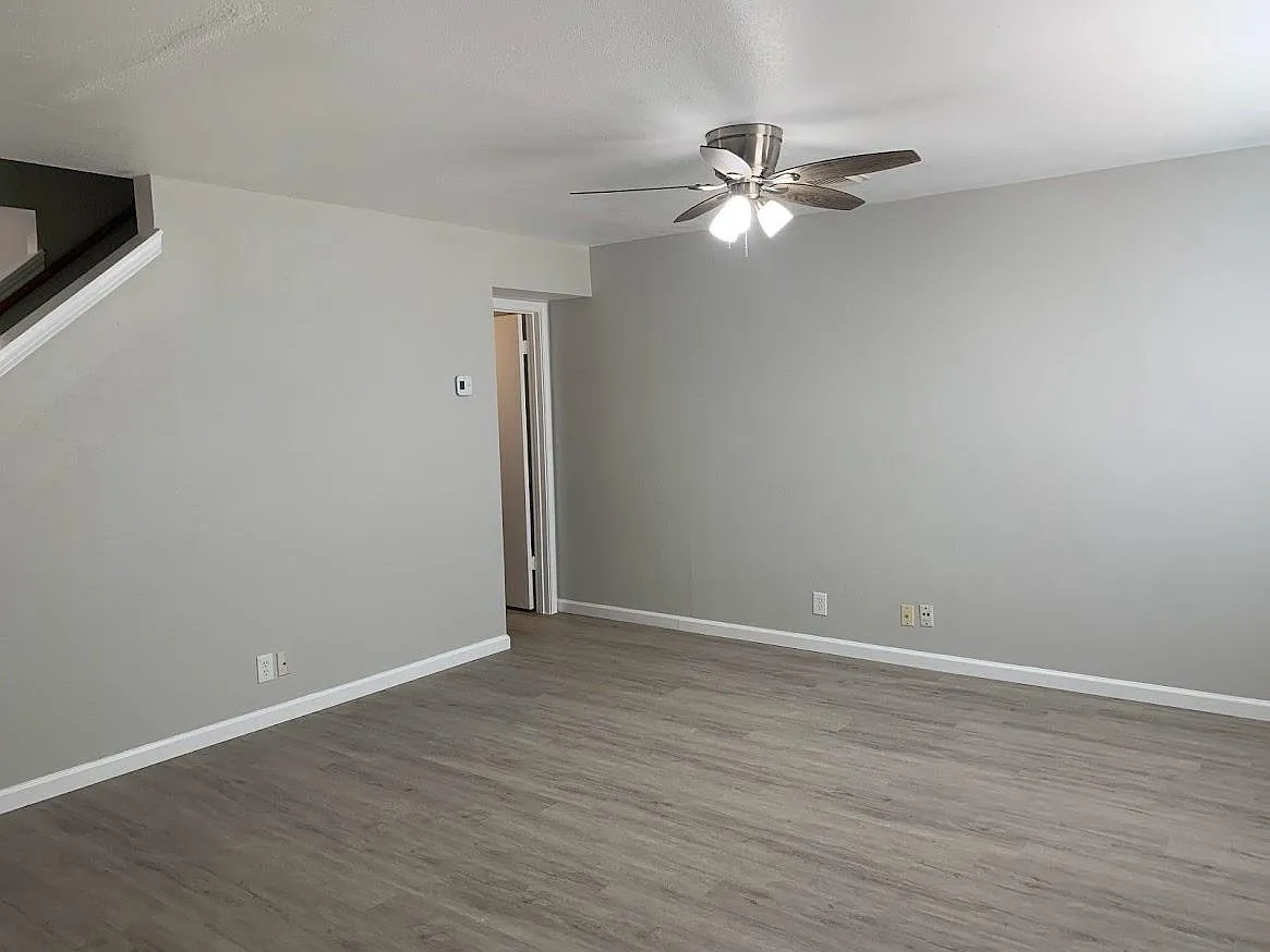 Living Room - 5014 Kenton Trce